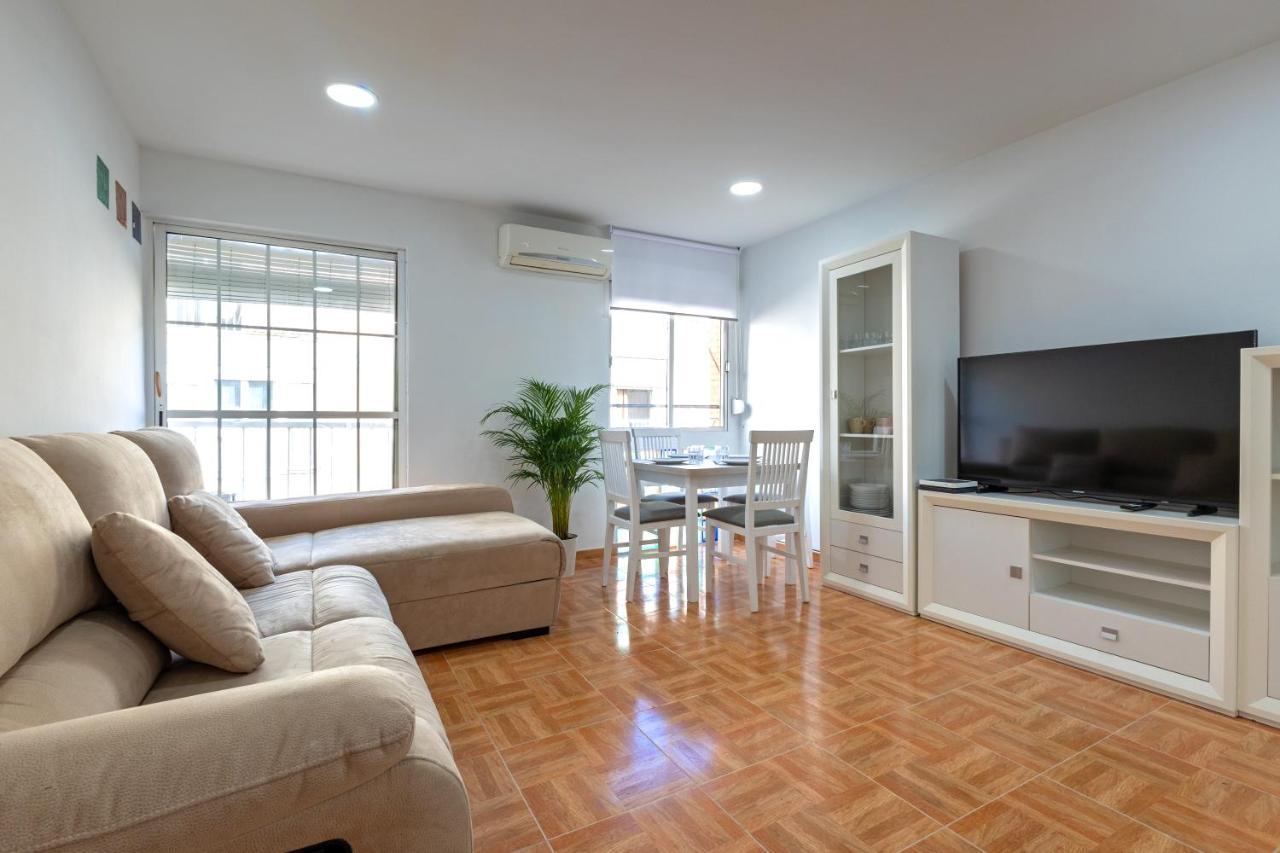 Charming 2 Bedroom Apartment At Triana Center By Oui Севилья Экстерьер фото